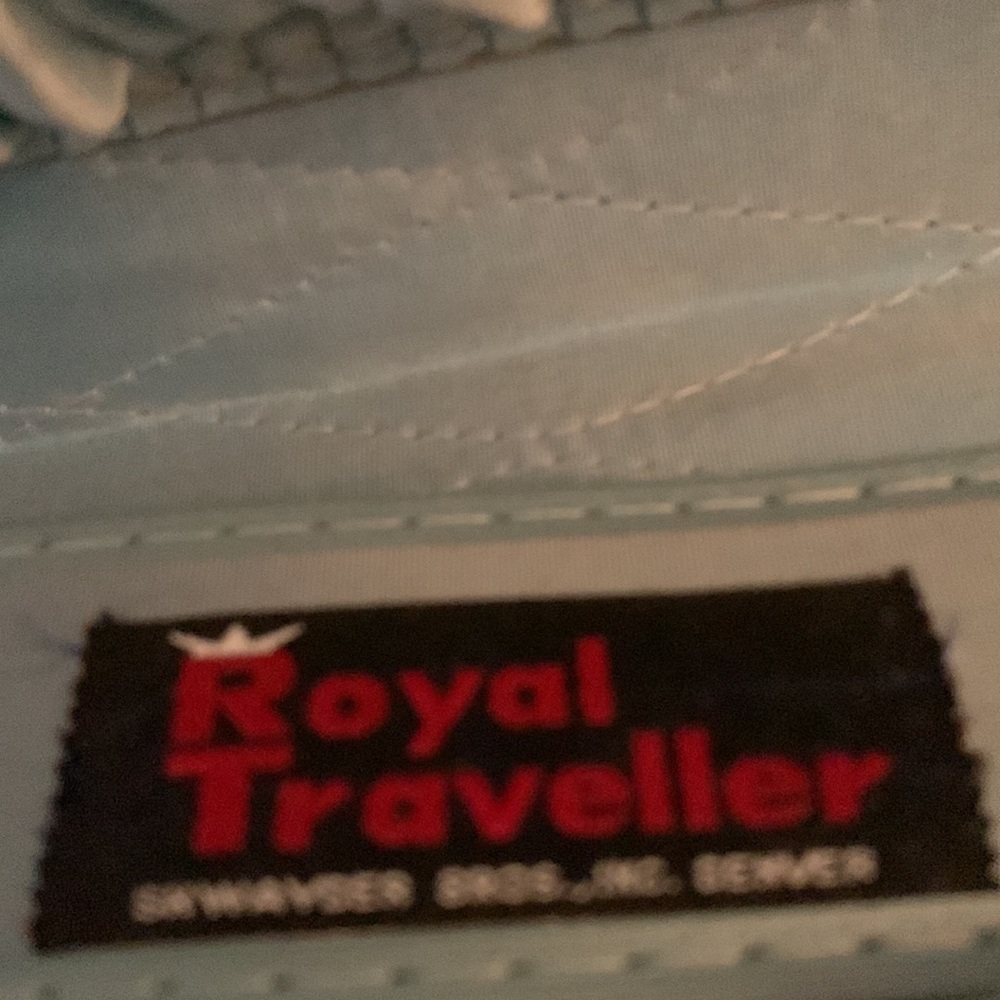 Vintage Royal Traveller Carryon Luggage - Picture 7 of 7